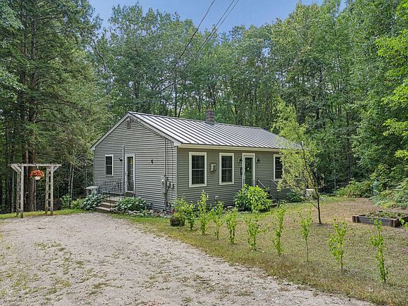 2nd image of 42 Cleve Tripp Road