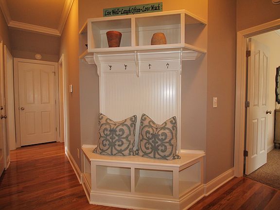 3rd image of 725 Stone Mill Cir
