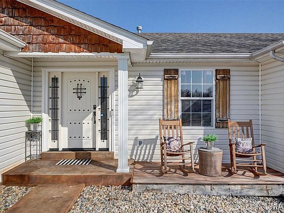 2nd image of 1805 Hackmann Hollow Dr