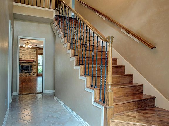 Entry floor and staircase