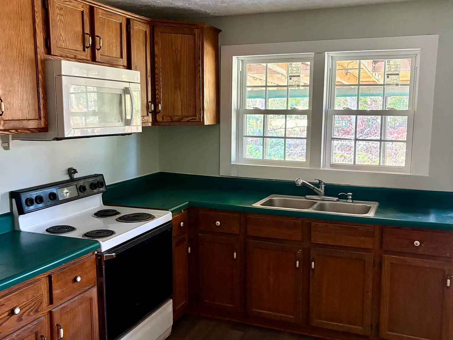 3 bed, 1420 sqft, $1,500 — Photo 3