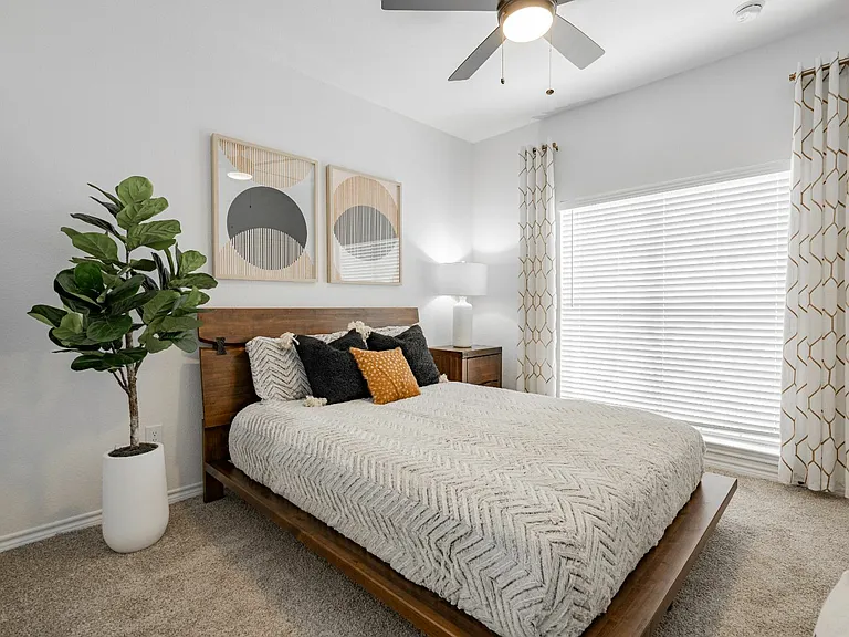 9th Street Apartments — Photo 11