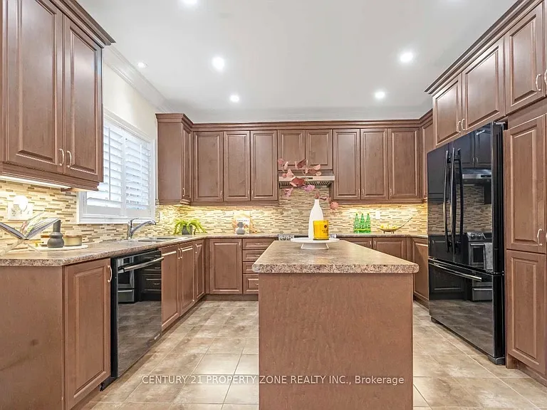 508 Hinchey Cres — Photo 11