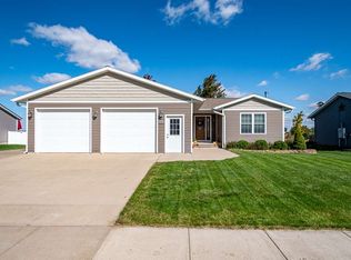 228 Taylor Dr, Lone Tree, IA 52755