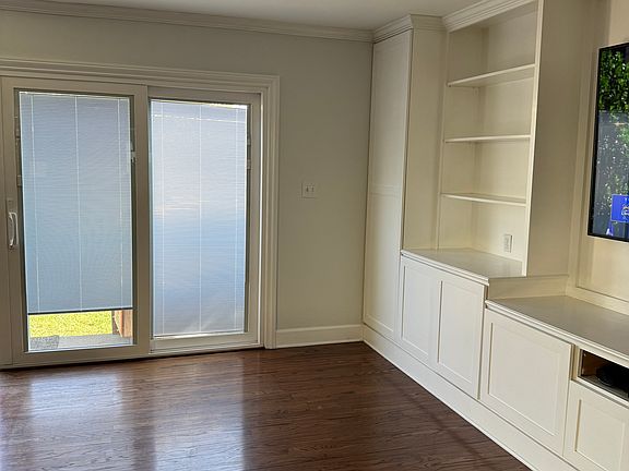 4th image of 6414 Barela Ave