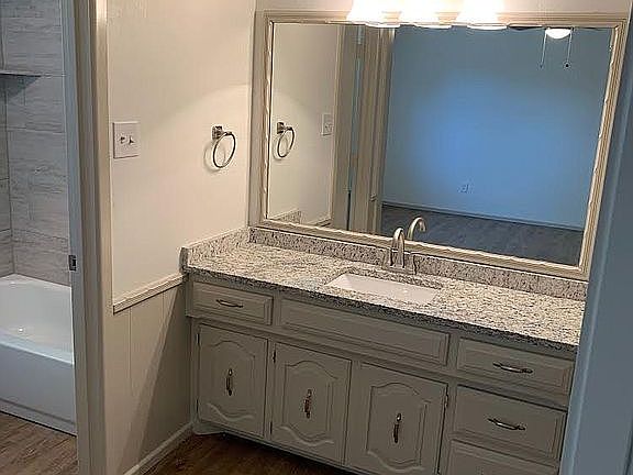 Master bath 