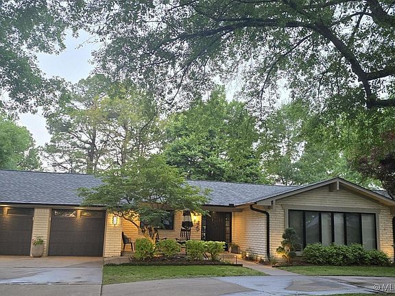 2nd image of 45 Saint Andrews Cir