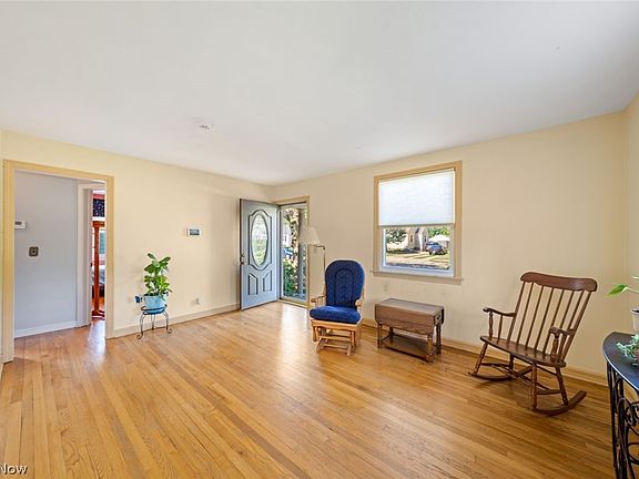 4th image of 805 Warwick Dr