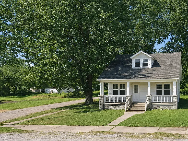 1501 Eldorado St — Photo 1
