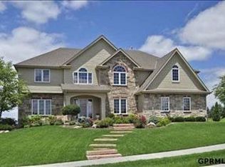 18058 Mayberry St, Elkhorn, NE 68022