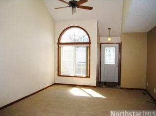 1233 Pecks Woods Dr, New Brighton, MN 55112