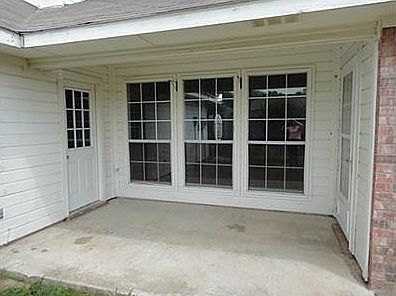 4th image of 1800 Avon Dr