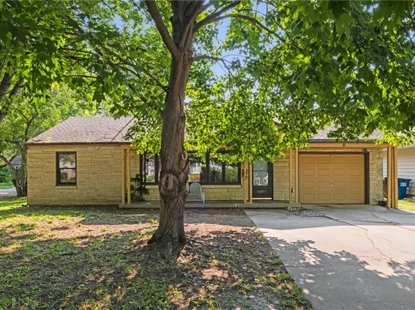 2038 Tennessee St, Lawrence, KS 66046