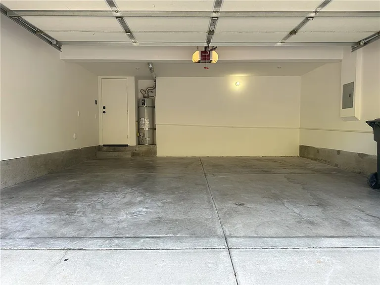 2252 Schlaepfer Dr — Photo 33