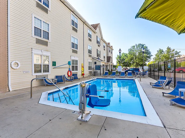 619 N Shore Dr #1 — Photo 21