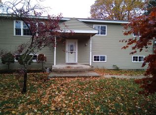 24 Merriewold Ln N, Monroe, NY