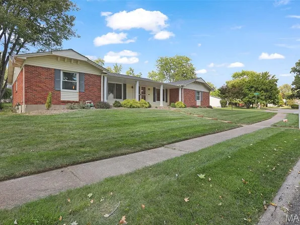 12925 Weatherfield Dr, Saint Louis, MO 63146