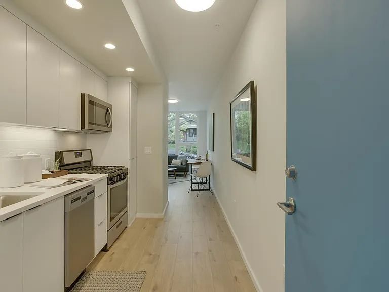 7054 N Montana Ave #101 — Photo 7