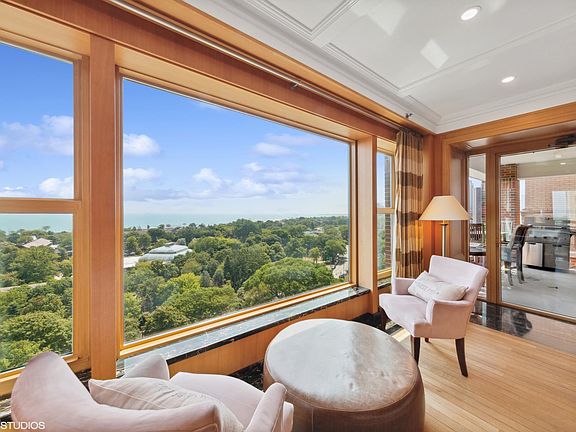 3rd image of 2120 N Lincoln Park W APT 14