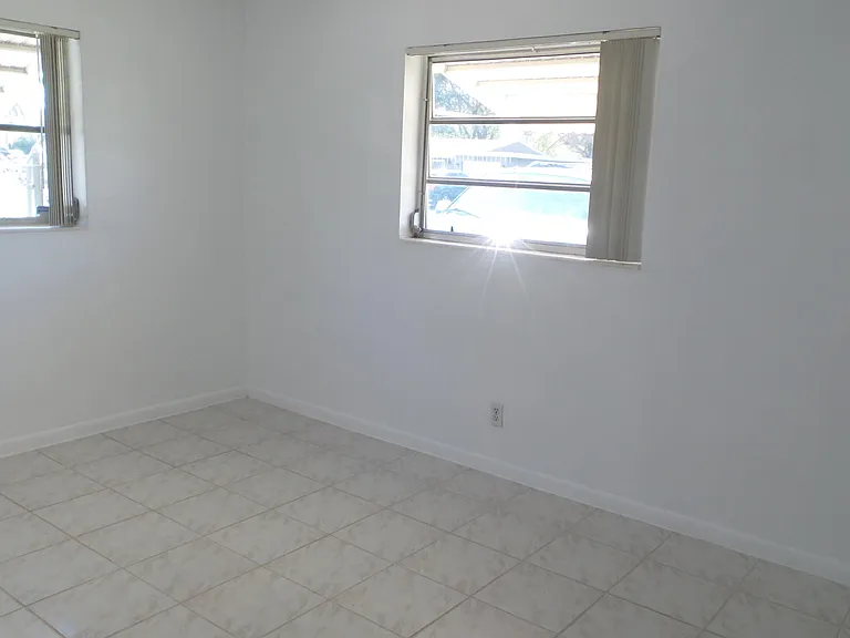 9459 SW 51st Ct — Photo 5