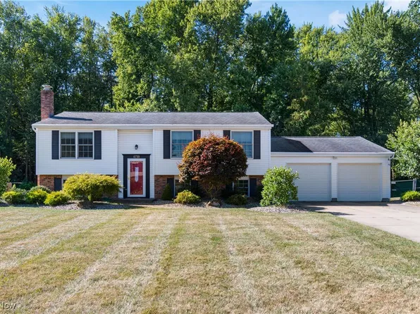 4730 Wildflower Dr, North Canton, OH 44720