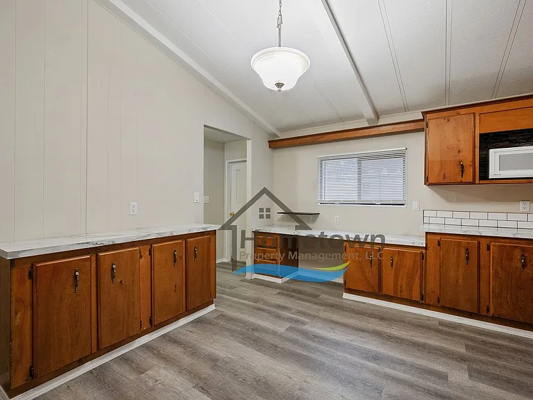 140 W Cosgrove Rd — Photo 24