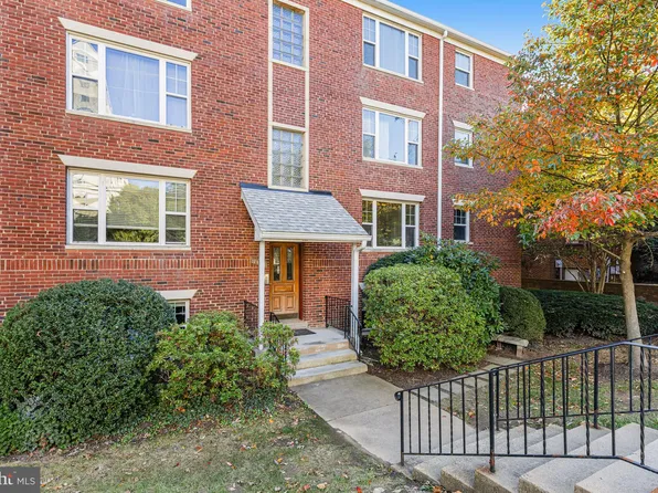 1404 12th St N APT 32, Arlington, VA 22209