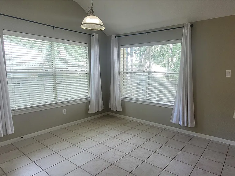 3825 Evergreen Way — Photo 9
