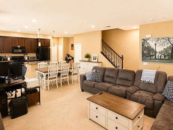5th image of 1665 Toledo Way Unit 3
