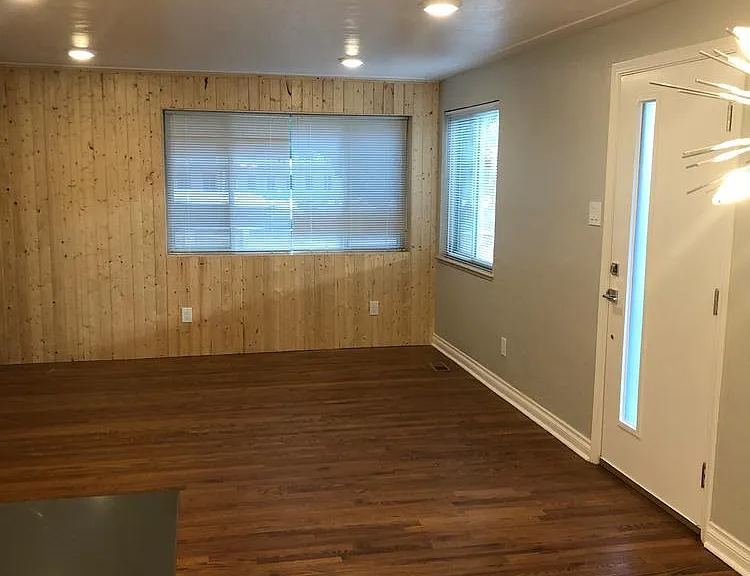 1284 S Harrison St — Photo 7