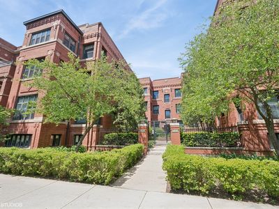 654 W Aldine Ave APT 2L, Chicago, IL, 60657