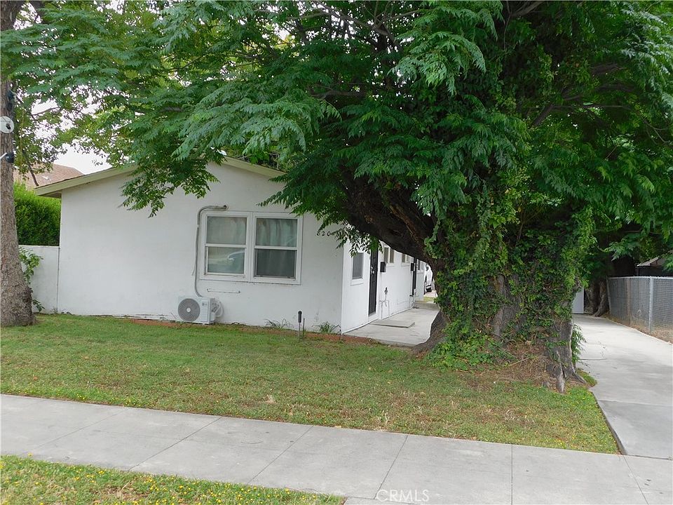 1st image of 820 E D St