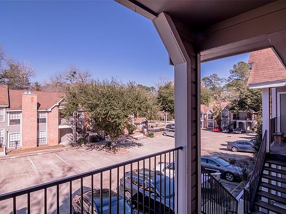 4th image of 2401 Sycamore Ave APT B4