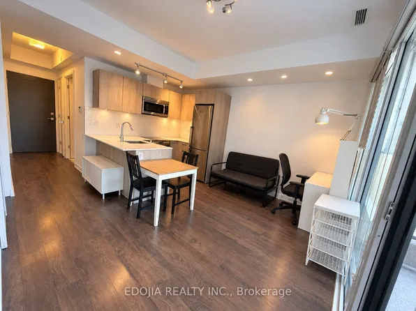 42 Charles St E, Toronto, ON