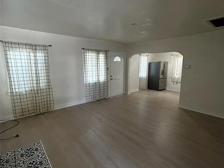 3307 Spruce St — Photo 3