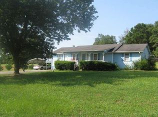 111 Timber Ln, Royston, GA 30662