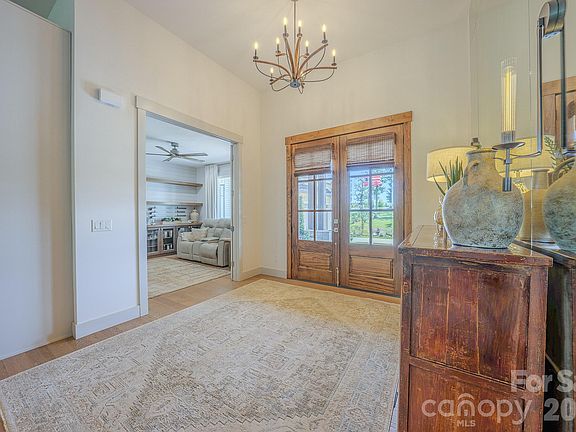 5th image of 73 Angelina Ln