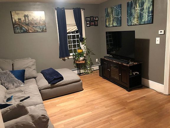 4th image of 12 Metcalf Ave