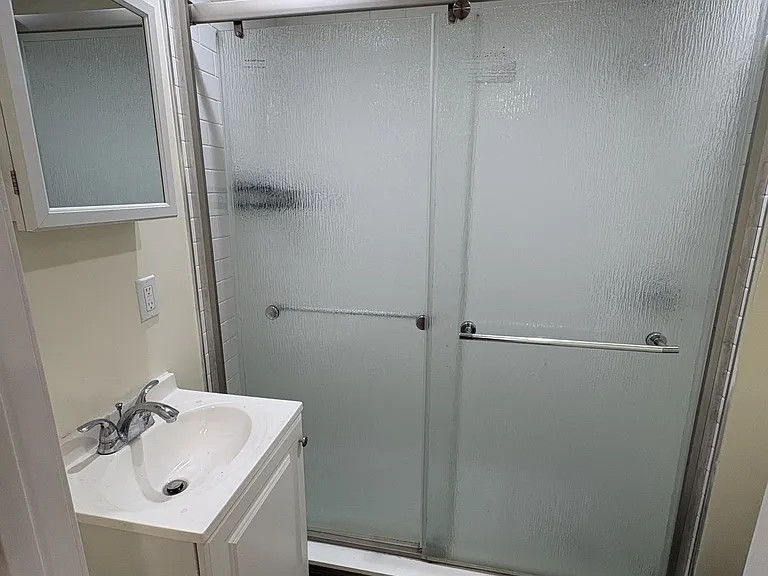 712 West 17th Street - CH — Photo 9