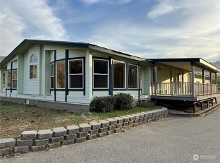 407 Highway 153, Pateros, WA 98846