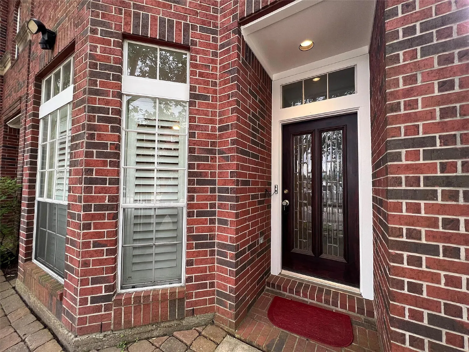 3 bed, 3.5 bath, 2546 sqft, $2,950 — Photo 1