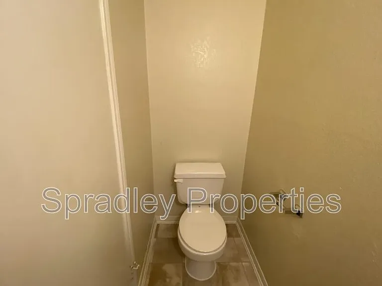 4801 Stone Ridge Dr — Photo 9