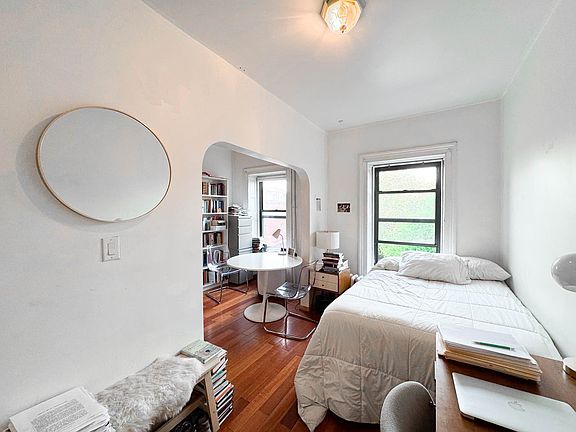 2nd image of 290 Saint James Pl APT 3F