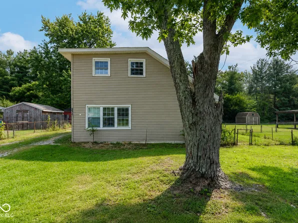 938 S Dupont Pl, West Terre Haute, IN 47885