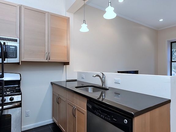 4th image of 206 E 124th St APT 1D