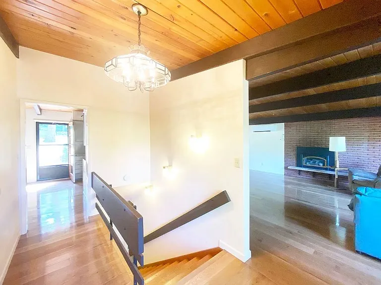 NW Alder Creek Dr — Photo 9