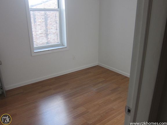 5th image of 2827 37th St #4