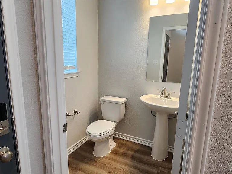 408 Los Olives Ln — Photo 5