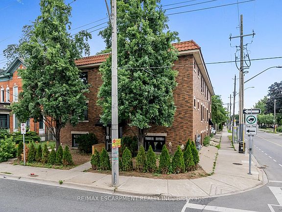 2nd image of 127 Victoria Ave S #6