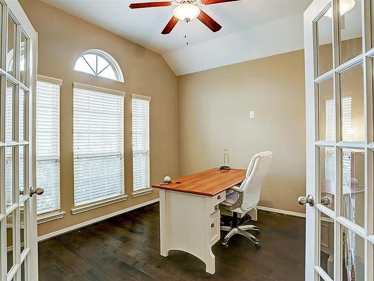 4411 Eclipse Park Ct — Photo 5